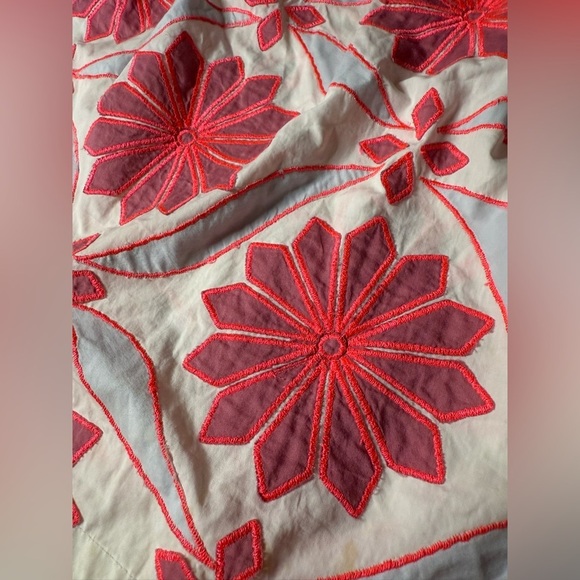 Anthropologie Maeve Pink and White Embroidered Off the Shoulder Top Medium - Picture 7 of 10